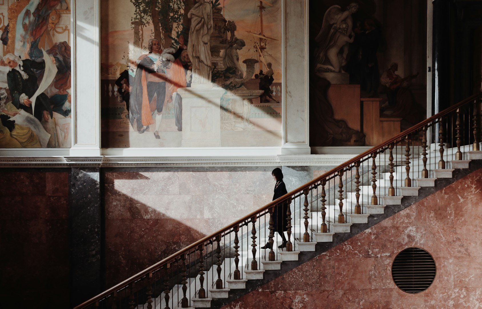 Picture of the grand interior staircase of the National Museum in Stockholm, Sweden